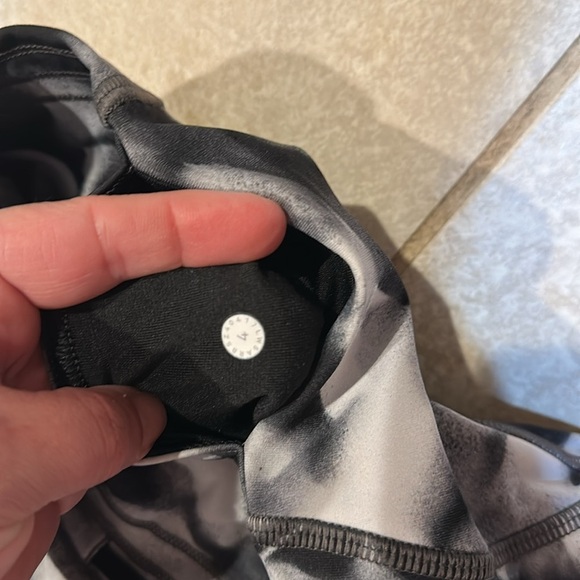 Lululemon Train Times 7/8 Leggings 4 Blush Blossom Alpine White Black Mesh - Picture 3 of 9